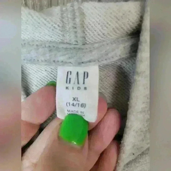 Gap Kids Hoodie gray. Size XL(14-16) cotton/poly blend. - Picture 3 of 5